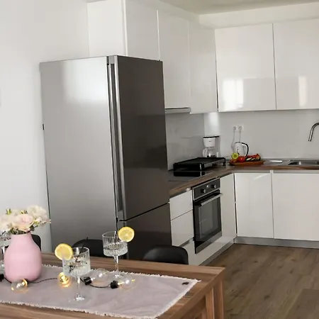 Stylish Okrug Gornji With Terrace And Patio شقة *