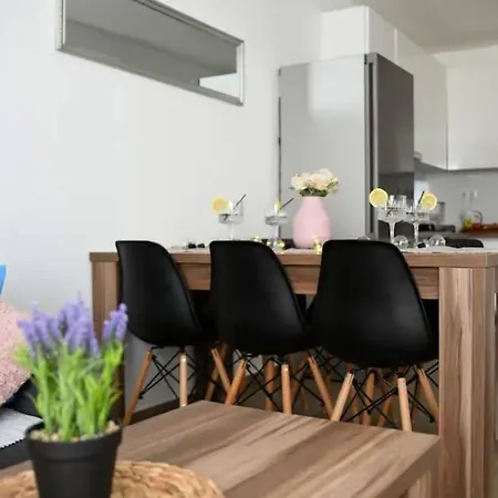 شقة Stylish Okrug Gornji With Terrace And Patio تروغير